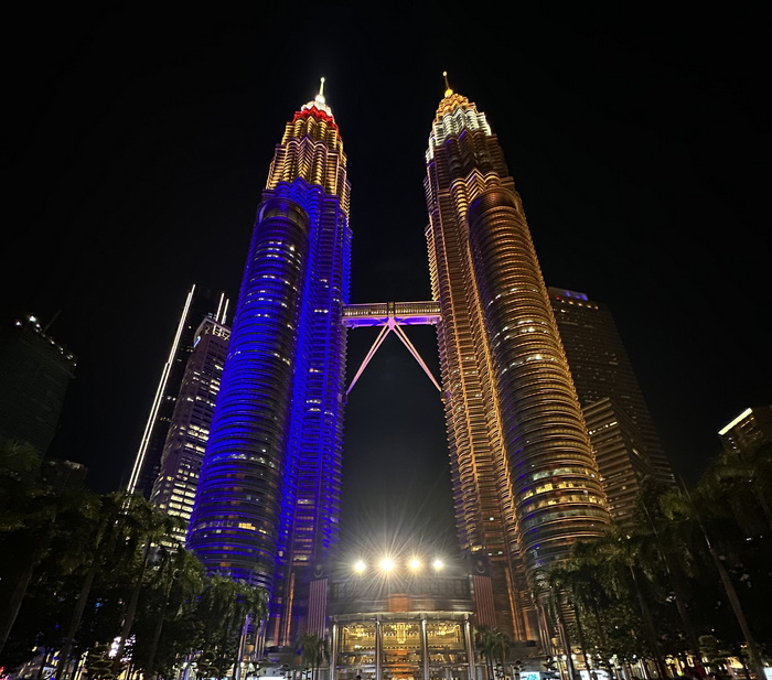 Free HTML5 Bootstrap Template by FreeHTML5.co